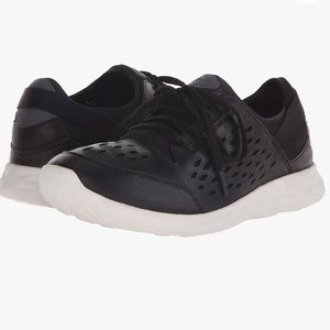 CLARKS ACTIVE SEREMENE Size 9 NWOT